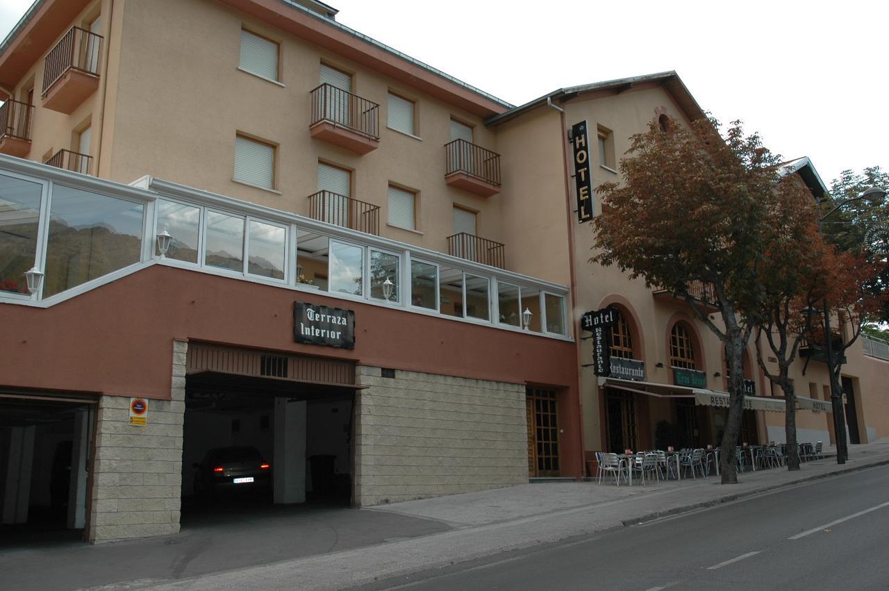 Hotel Tres Arcos San Lorenzo de El Escorial Exterior photo